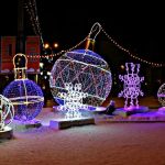 Новогодние фигуры на заказ и имеется доставка + установка