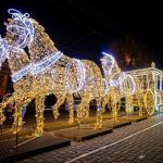 Новогодние фигуры на заказ и имеется доставка + установка